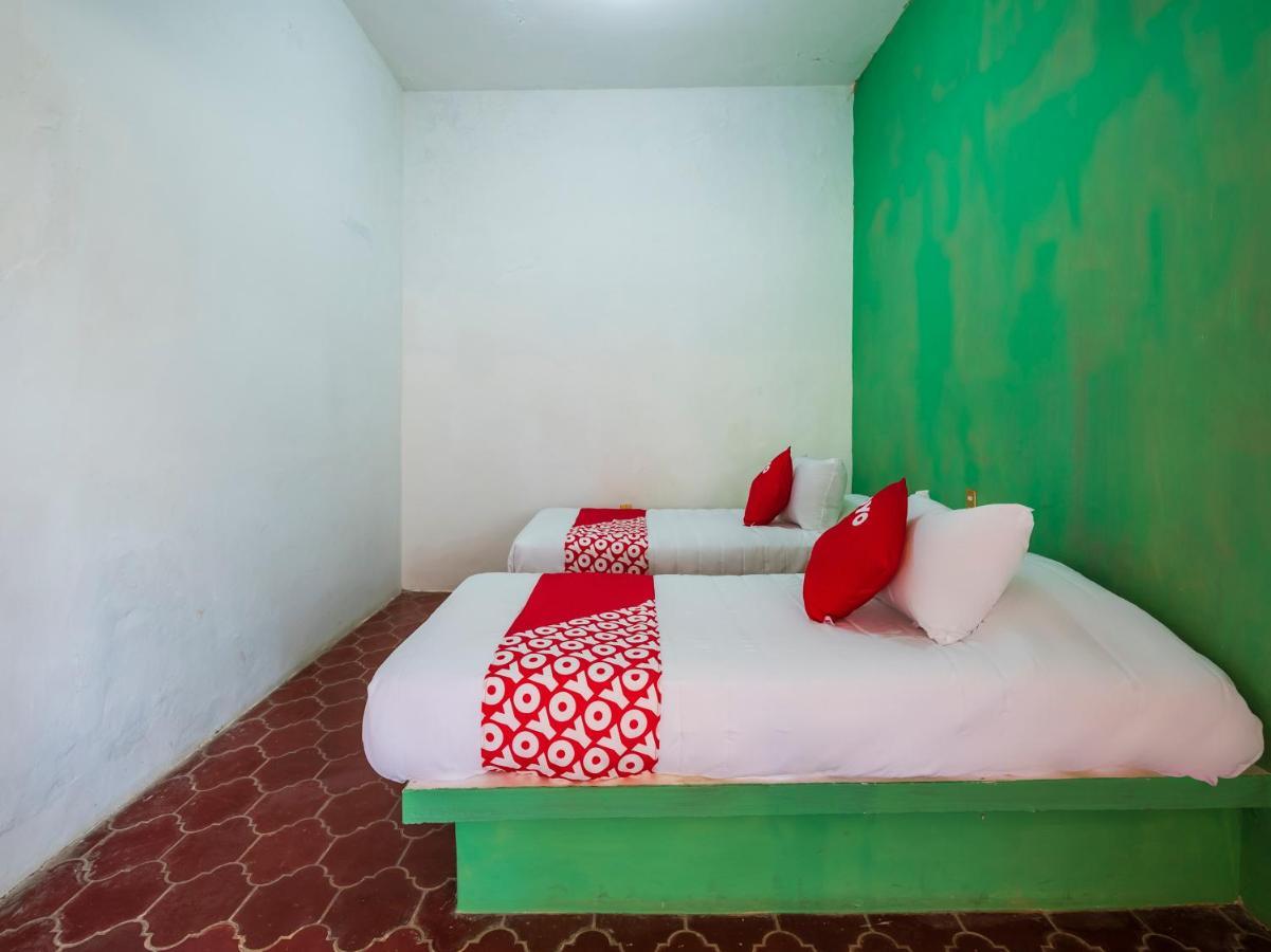Oyo Hotel Sands Barra de Navidad Exterior photo