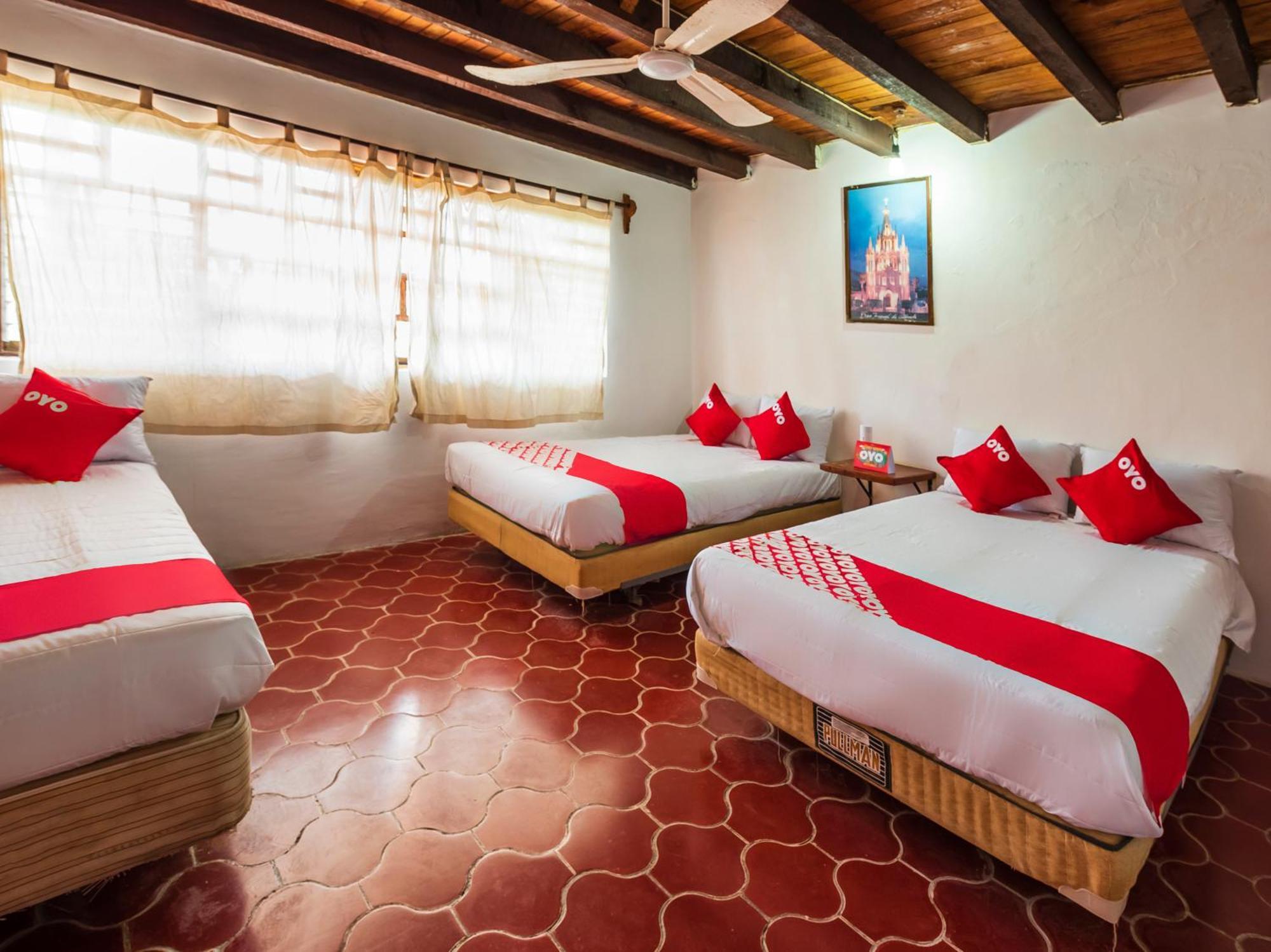 Oyo Hotel Sands Barra de Navidad Exterior photo