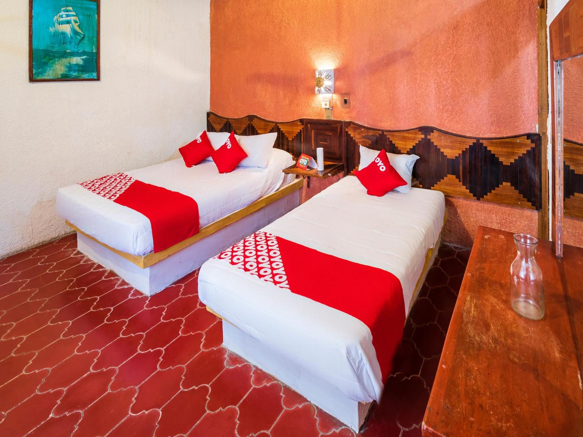 Oyo Hotel Sands Barra de Navidad Exterior photo
