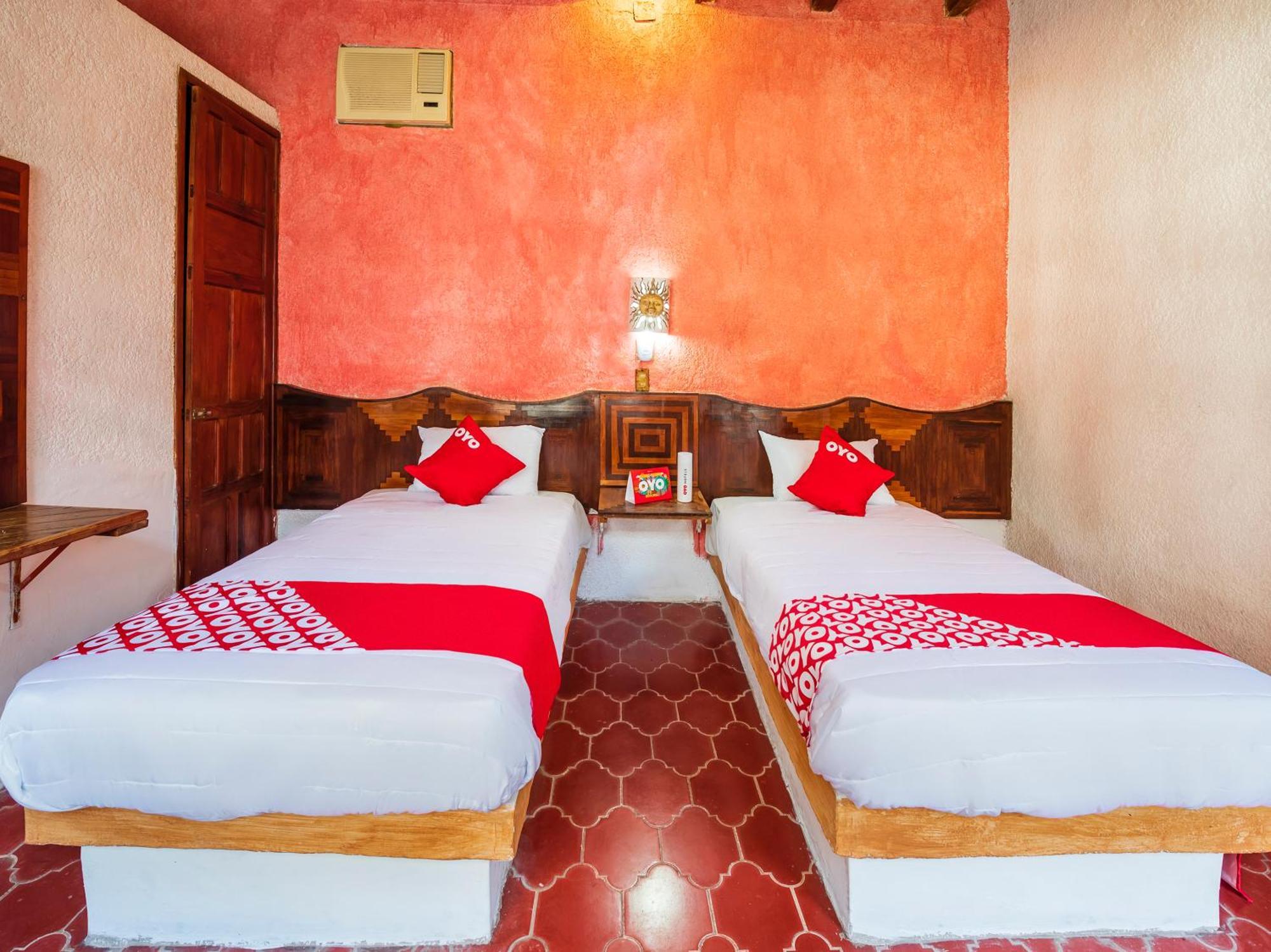 Oyo Hotel Sands Barra de Navidad Exterior photo